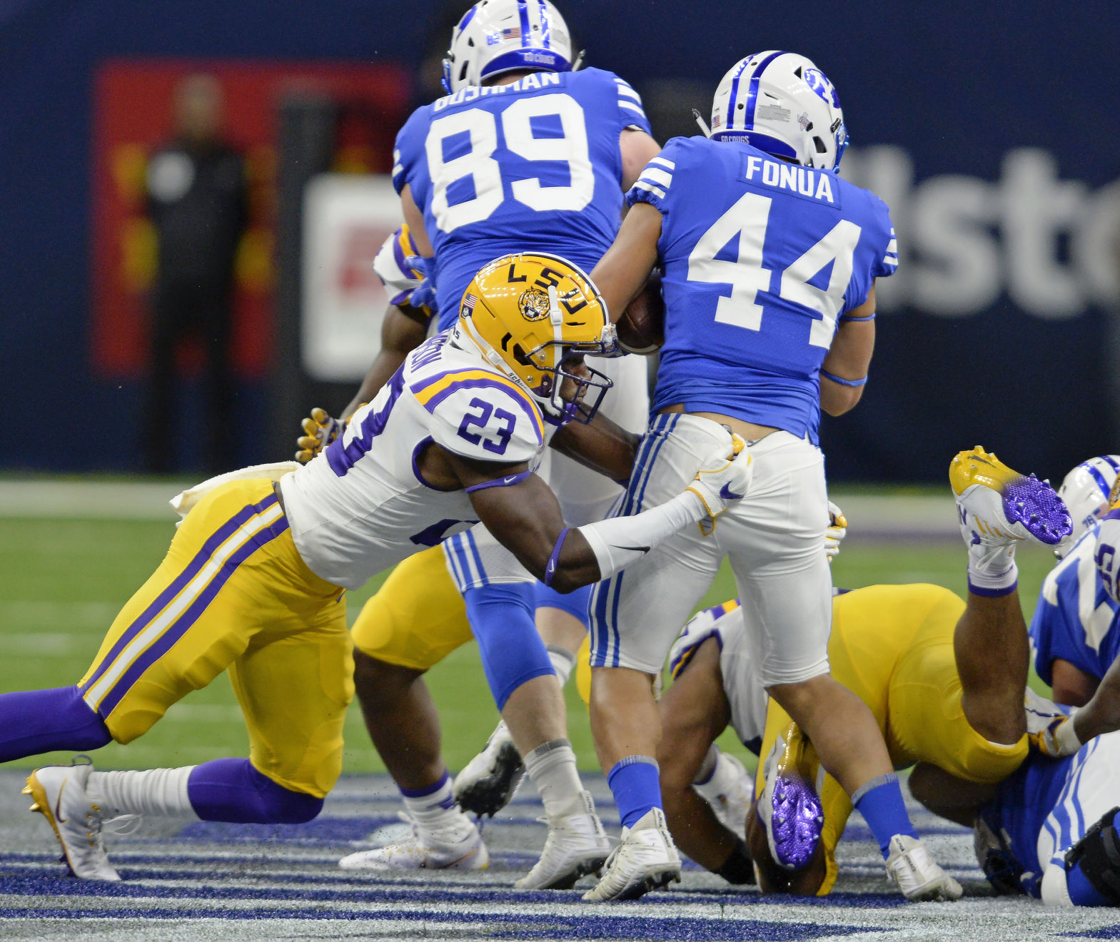 lsubyu0654.090317 bf